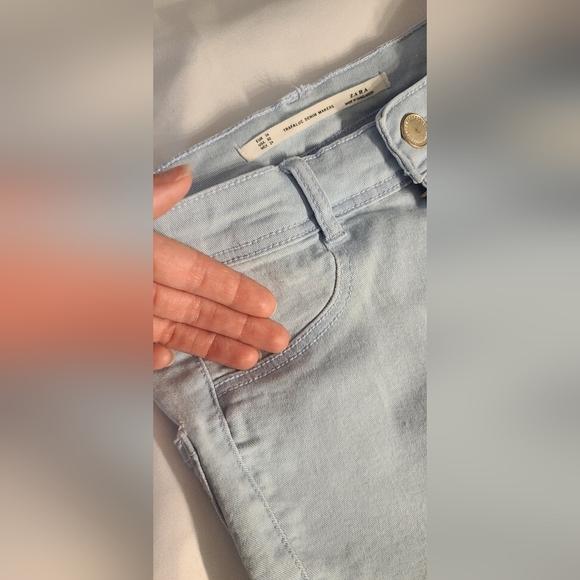 Zara Light Wash Blue Jeans - size 24 - Picture 7 of 9
